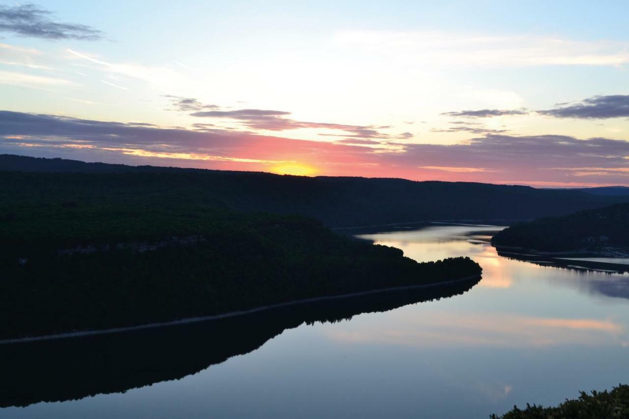 Vvf Jura Lac De Vouglans Maisod Eksteriør bilde